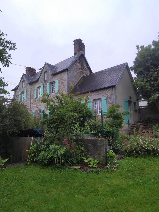 Une Suite Au Jardin Hyenville エクステリア 写真